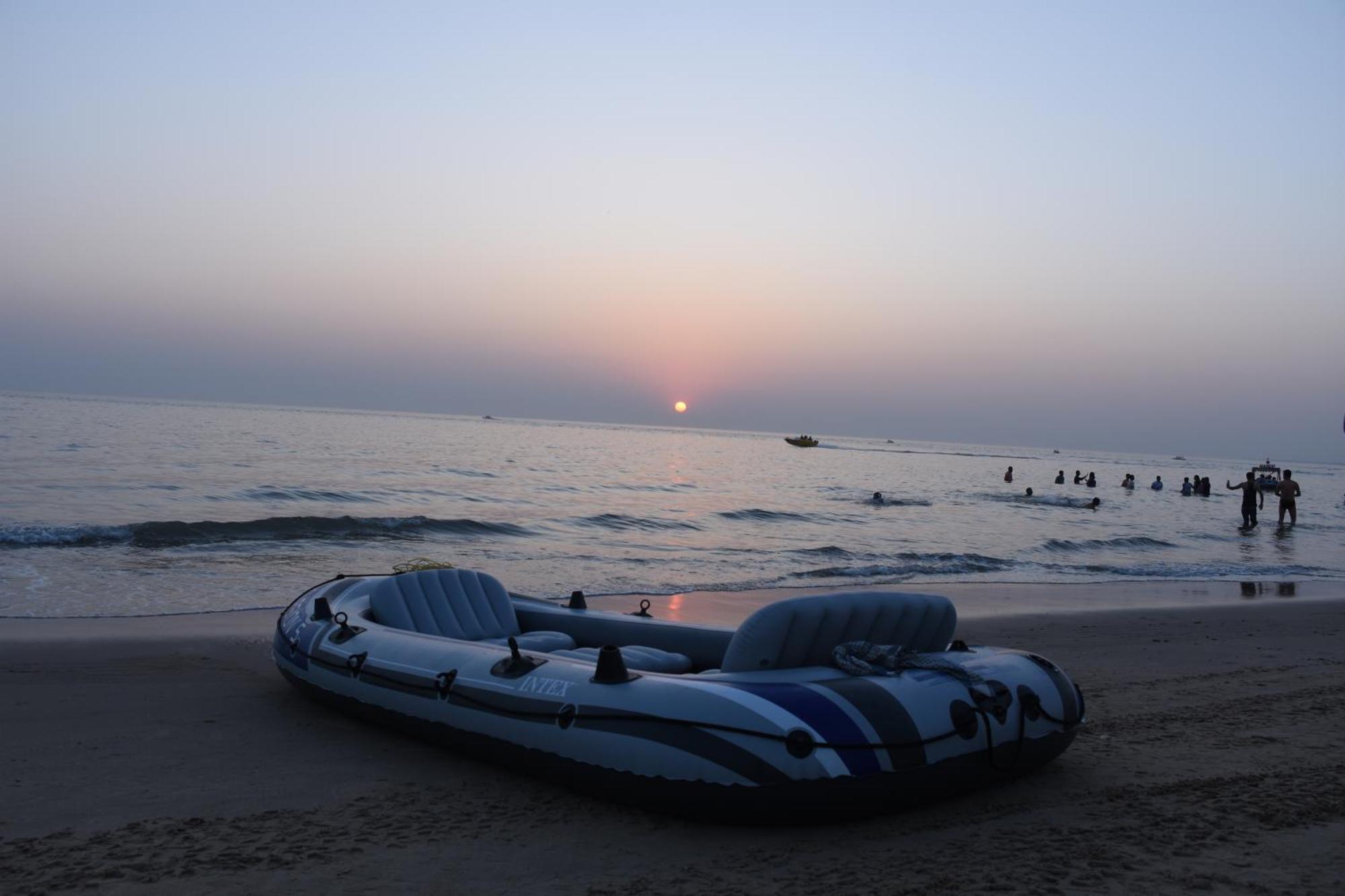 White Sands Bay Mandvi Екстериор снимка