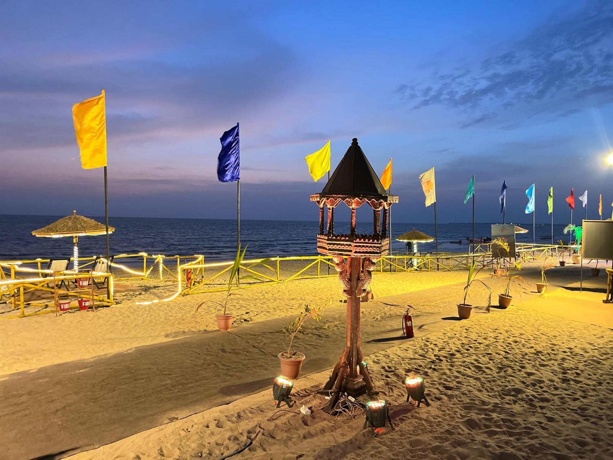 White Sands Bay Mandvi Екстериор снимка