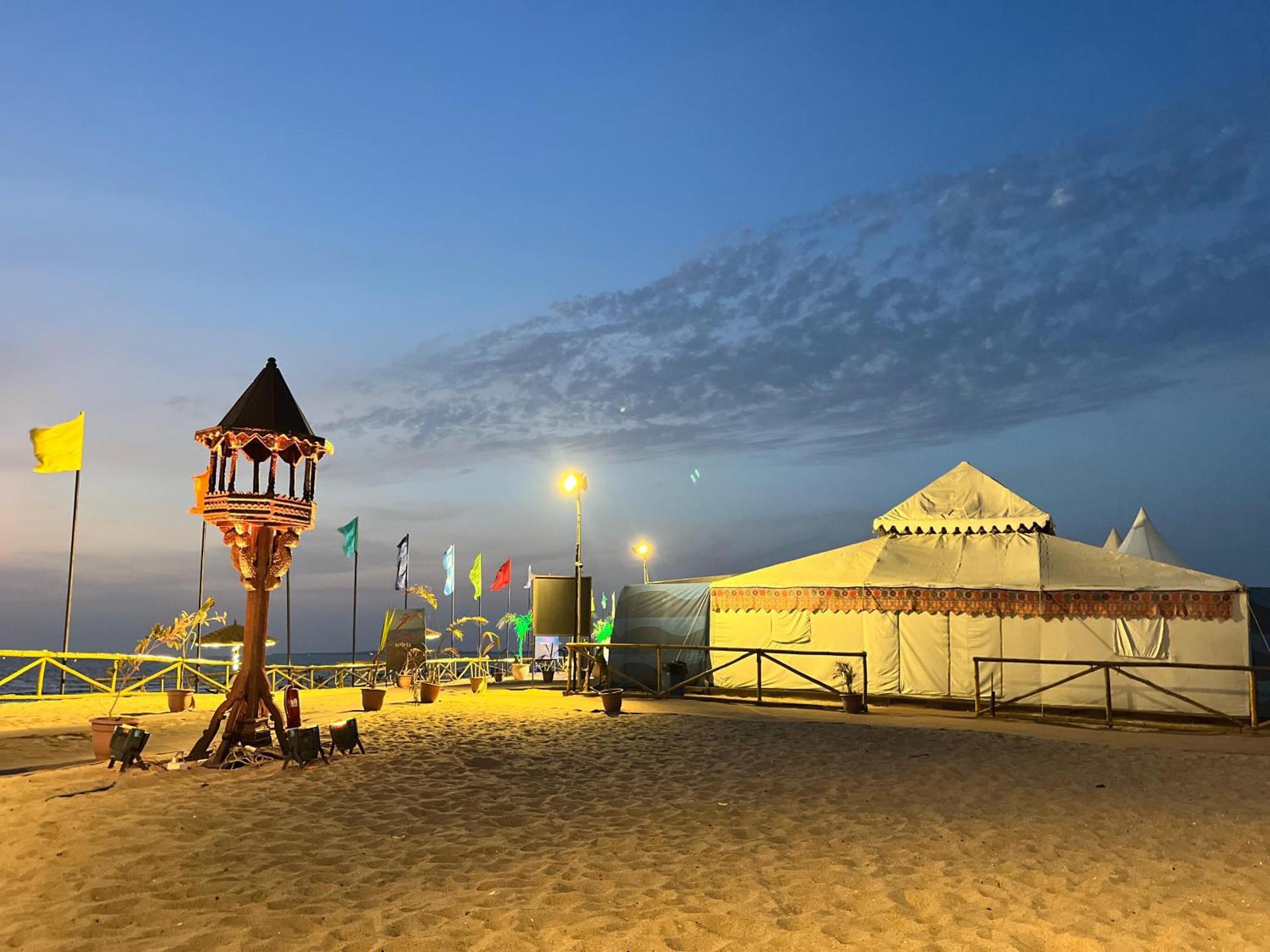 White Sands Bay Mandvi Екстериор снимка